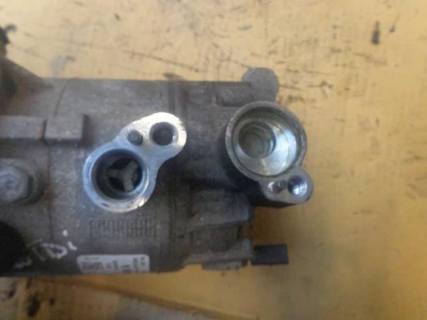 COMPRESSEUR DE CLIMATISATION VAG - Vue 2